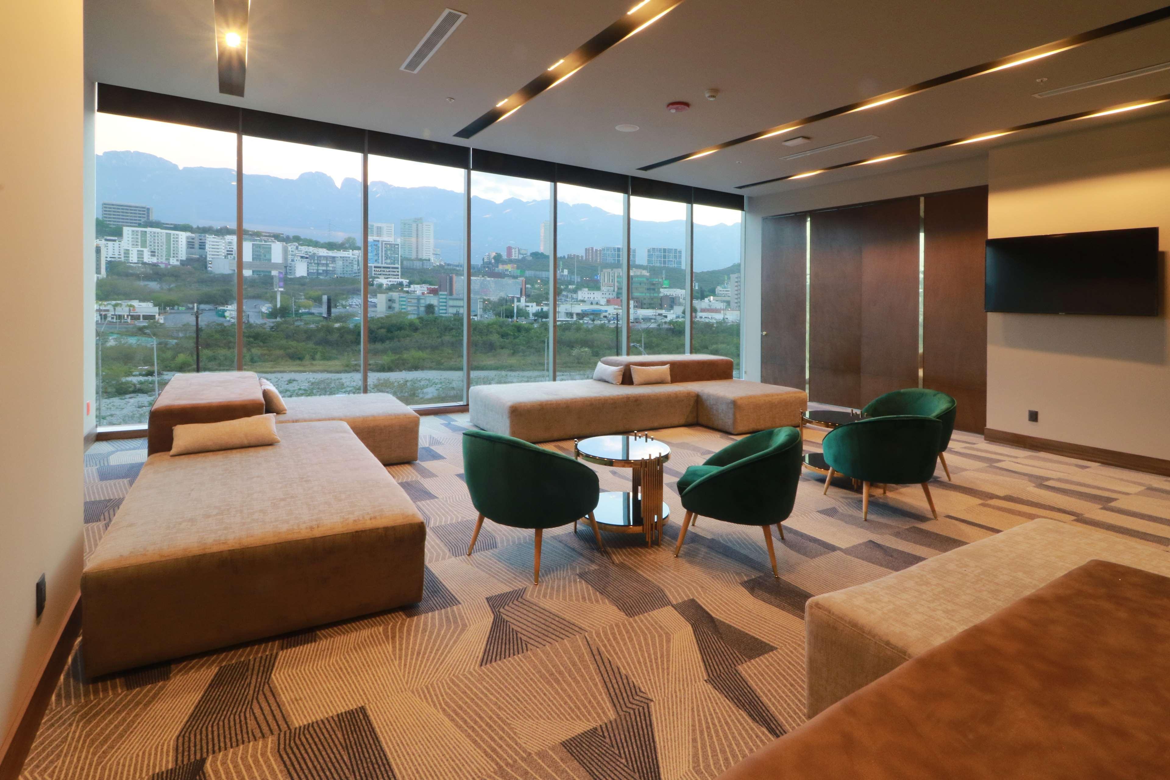 Hilton Garden Inn Monterrey Obispado Exterior foto