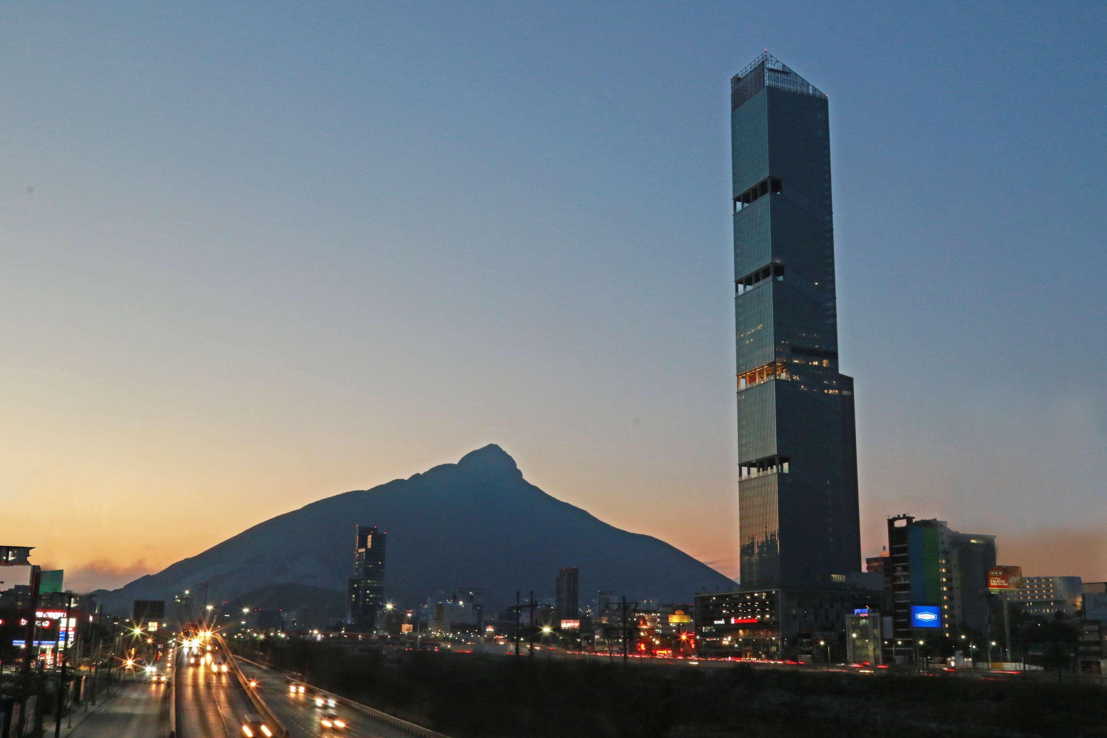 Hilton Garden Inn Monterrey Obispado Exterior foto